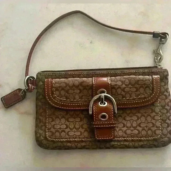 Coach Brown Signature Mini C Soho Jacquard Canvas Buckle Clutch Wristlet Wallet - Picture 1 of 8